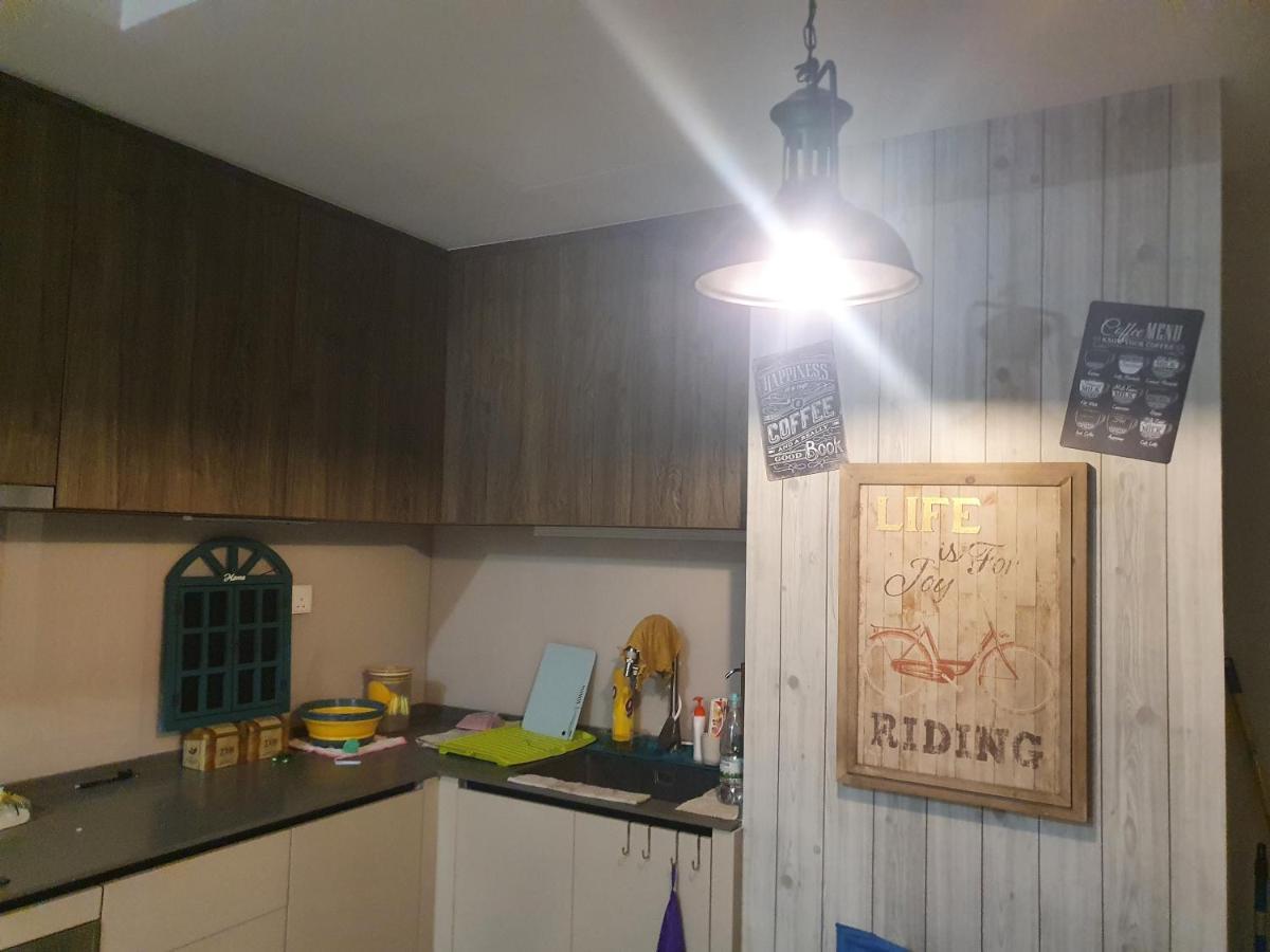 Studio Near Klcc And Lrt With Superb View Kuala Lumpur Bagian luar foto