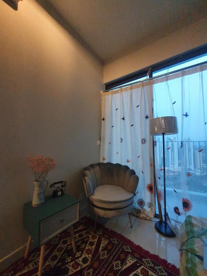 Studio Near Klcc And Lrt With Superb View Kuala Lumpur Bagian luar foto