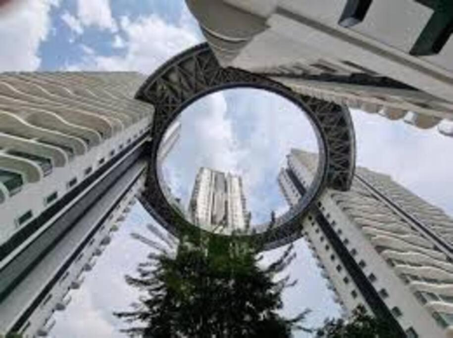 Studio Near Klcc And Lrt With Superb View Kuala Lumpur Bagian luar foto